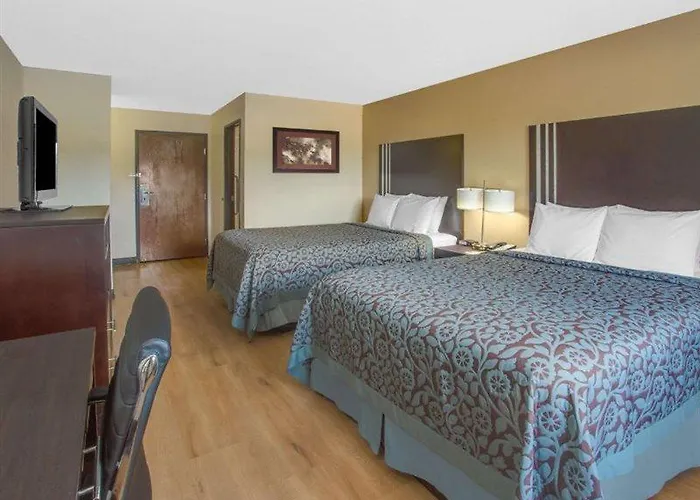 Days By Wyndham Le Roy/bloomington Southeast Hotel Le Roy