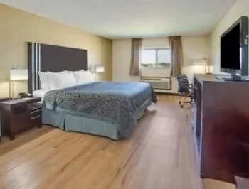 Days By Wyndham Le Roy/bloomington Southeast 2*