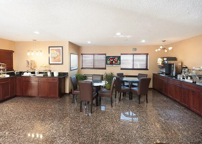 Hotel Days By Wyndham Le Roy/bloomington Southeast