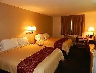 Days By Wyndham Le Roy/bloomington Southeast Hotel 2*