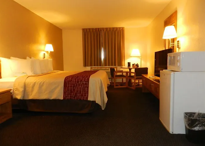 Hotel Days By Wyndham Le Roy/bloomington Southeast
