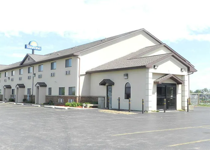 Days By Wyndham Le Roy/bloomington Southeast 2*